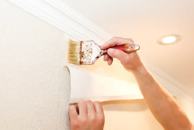 Pose de papier peint à Caucourt — revêtements muraux et toiles de verre